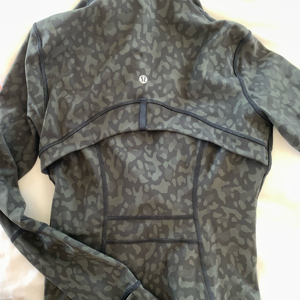 Lululemon Define Jacket- Formation Camo Evergreen… - image 6